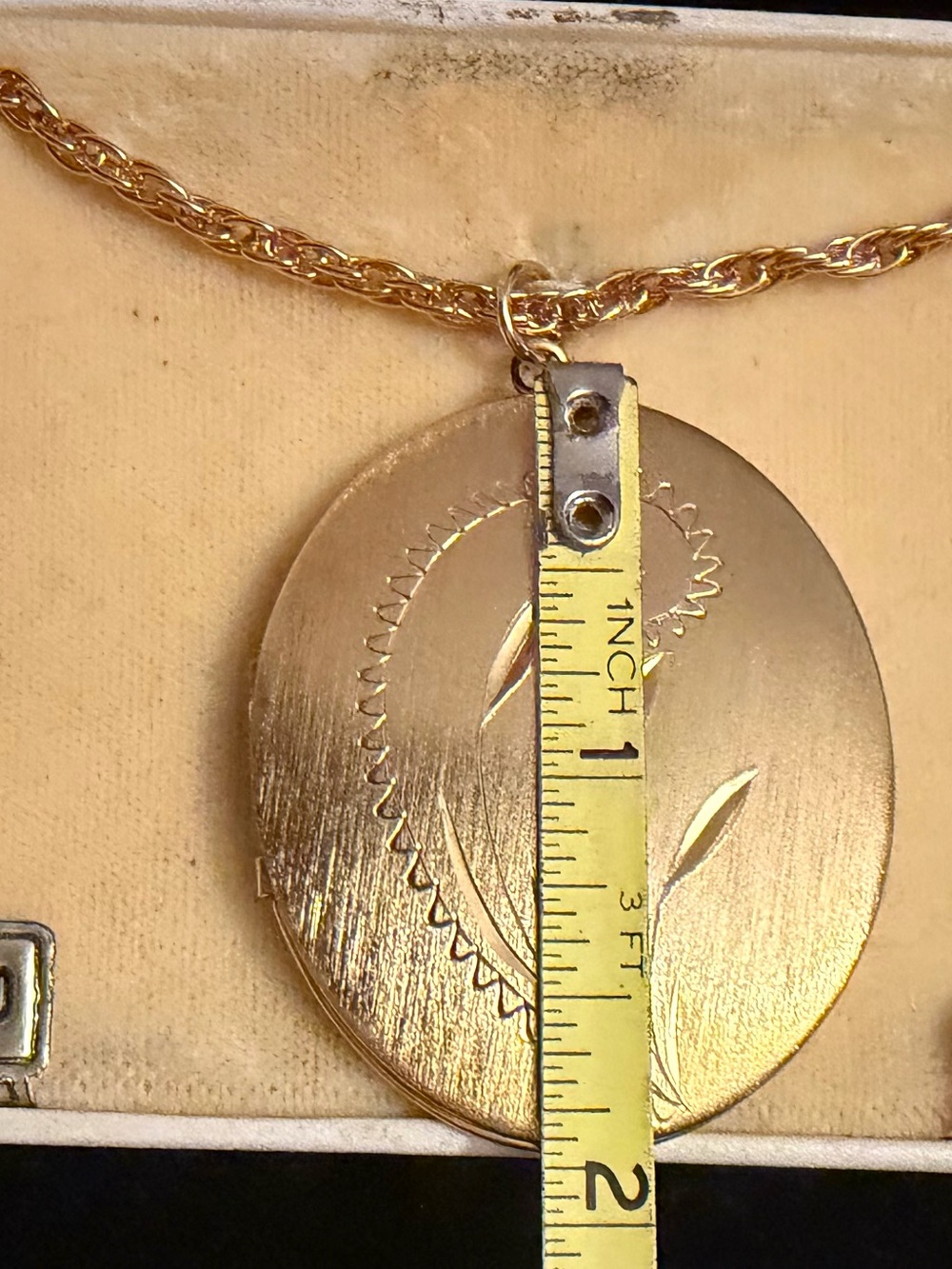 Vintage Mid Century Etched Round Locket Necklaces Set - Picture 10 of 10